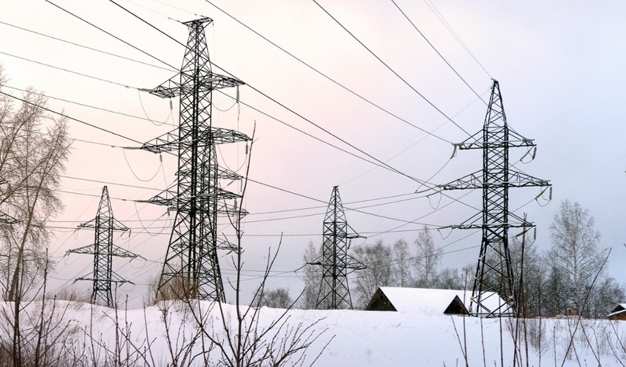 Mieszkańcy Gorlic muszą się mierzyć z brakiem prądu i ogrzewania /Shutterstock