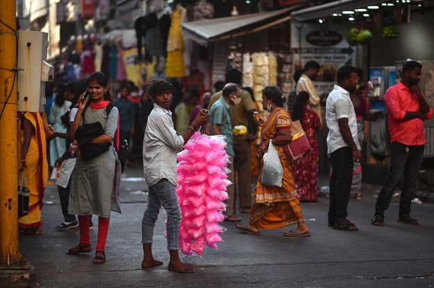 Mieszkańcy Indii na zdjęciu ilustracyjnym /IDREES MOHAMMED /PAP/EPA