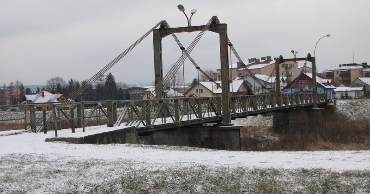 Mieszkańcy Jasła domagają się otwarcia kładki dla samochodów