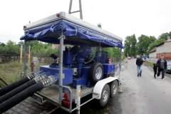 Mieszkańcy Jelcza Laskowic usuwają szkody po powodzi