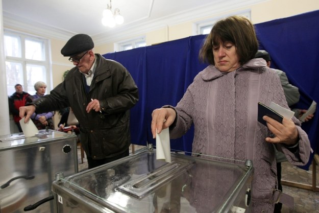 Mieszkańcy Krymu przy urnach /PAP/EPA/ZURAB KURTSIKIDZE /PAP/EPA
