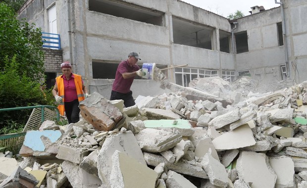 Mieszkańcy Mariupola bez pomocy humanitarnej: To poniżanie i znęcanie się [ZAPIS RELACJI]