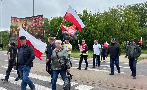 Mieszkańcy mówią "dość". Blokują drogę krajową 