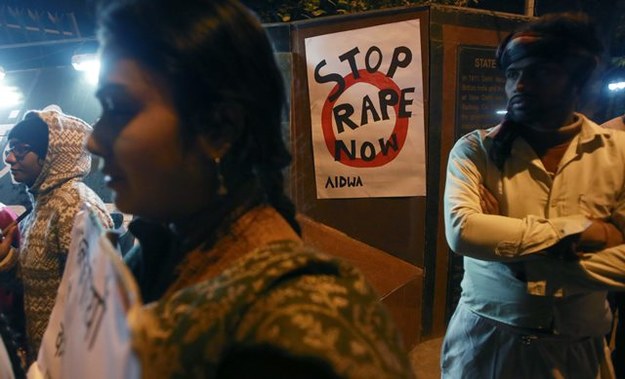 Mieszkańcy protestują przeciwko gwałtom i przemocy wobec kobiet /PAP/EPA/MONEY SHARMA /PAP/EPA
