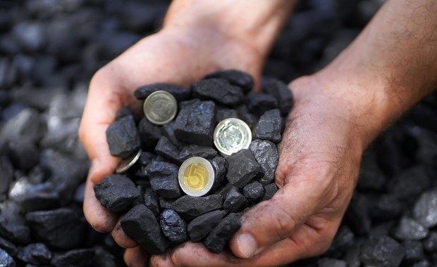 Mieszkańcy Śląska będą mogli kupić węgiel poza e-sklepem