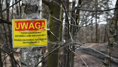 Mieszkańcy Trzebini mają zwolnić garaże na zagrożonym terenie. Obok stoją bloki