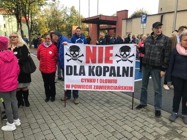 Mieszkańcy Zawiercia w Śląskiem wyszli na ulice /Marcin Buczek /RMF FM