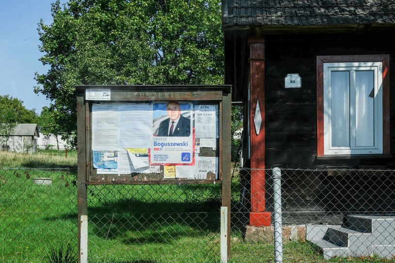 Mieszkanki niektórych wsi przyznają, że w ich miejscowości kampania rozgrywa się jedynie na plakatach: "Zastanawiam się, co to są za ludzie" /Przemek Wierzchowski / REPORTER /East News