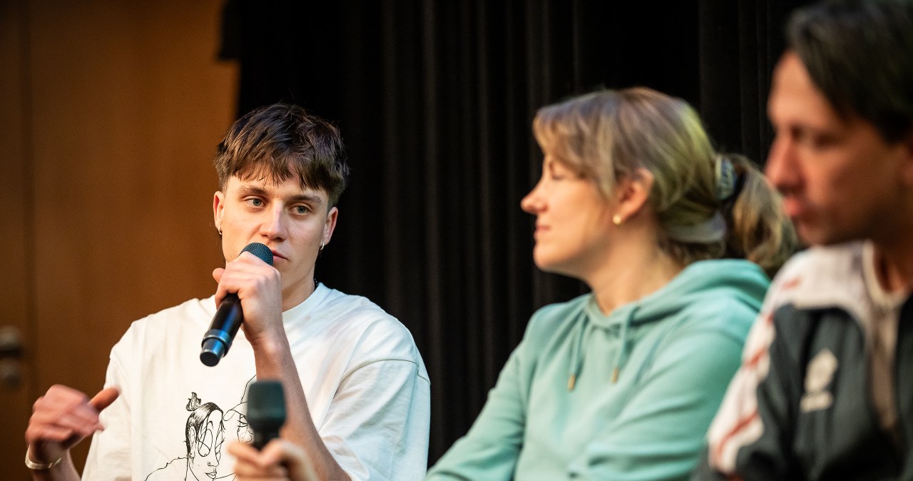 Mieszko Chomka oraz Natalia i Łukasz Grzegorzek na spotkaniu po filmie "Trzy miłości" /Mikołaj Zacharow / Fesiwal Kamera Akcja /materiały prasowe