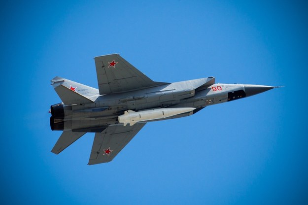 MiG-31 przenoszący rakietę Kindżał /Shutterstock