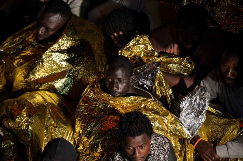 Migranci i uchodźcy uratowani przez włoskie służby /ANDREAS SOLARO /AFP