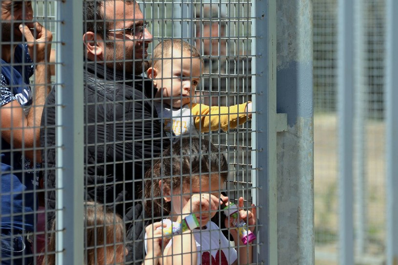 Migranci na granicy węgiersko-serbskiej /AFP