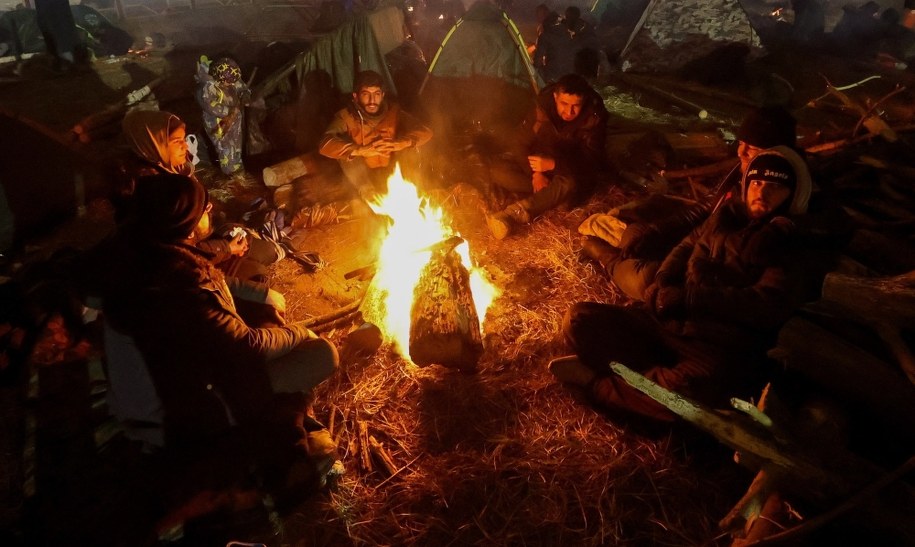 Migranci przy granicy /MAXIM GUCHEK/BELTA HANDOUT /PAP/EPA