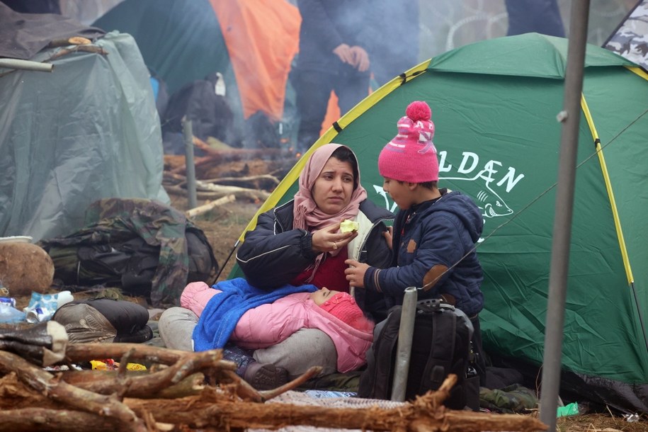 Migranci w obozowisku na granicy polsko-białoruskiej /LEONID SCHEGLOV/BELTA HANDOUT /PAP/EPA