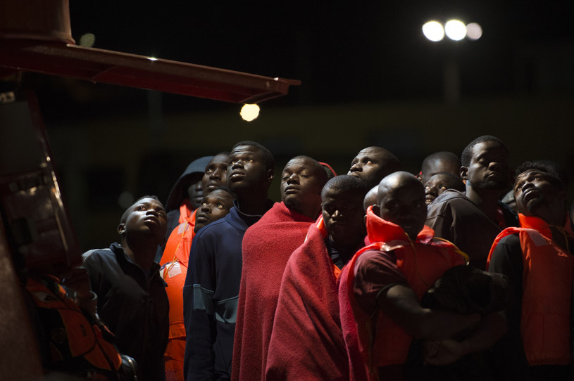 Migranci w porcie w Maladze /AFP