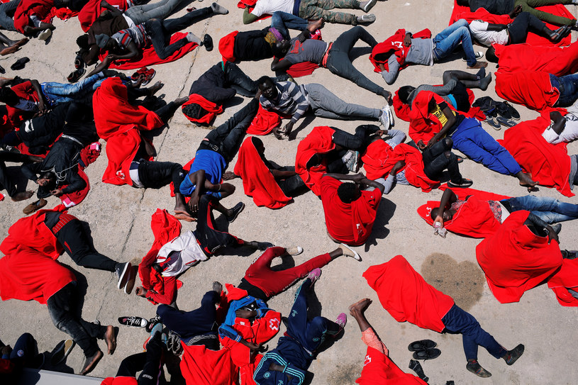 Migranci w porcie w Tarifie w Hiszpanii, zdj. ilustracyjne /Reuters/Jon Nazca /Agencja FORUM