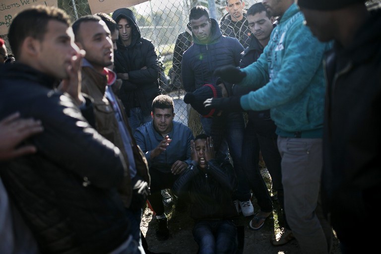 Migranci z Algierii i Maroko, zdj. ilustracyjne /ANGELOS TZORTZINIS / AFP  /AFP