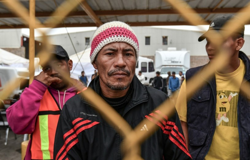 Migrant na meksykańsko-amerykańskiej granicy /MIGUEL SIERRA /PAP/EPA
