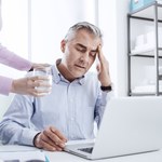 Migrena z aurą – objawy, przyczyny i metody leczenia 
