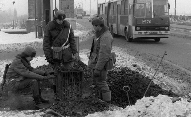 Mija 35 lat od wprowadzenia stanu wojennego. 7 rzeczy, które warto wiedzieć o 13 grudnia