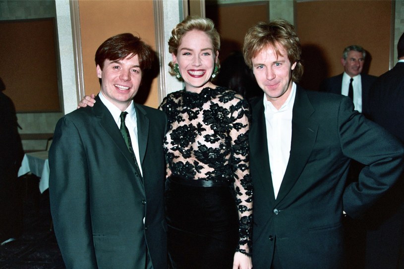Mike Myers, Sharon Stone i Dana Carvey w 1993 roku / Jeff Kravitz / Contributor /Getty Images