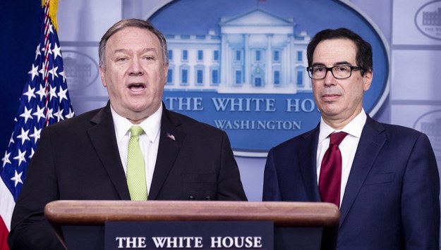 Mike Pompeo i Steve Mnuchin /MICHAEL REYNOLDS    /PAP/EPA