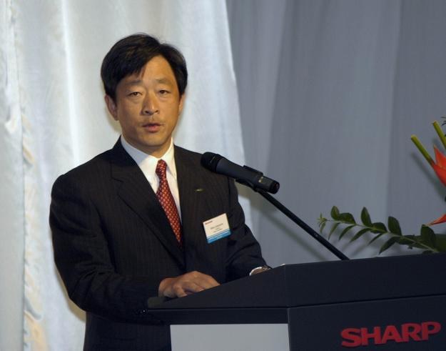 Mikio Katayama, prezes Sharp Corporation, podczas otwarcia zakładu w Ostaszewie. Fot. T. Szatkowski /Reporter