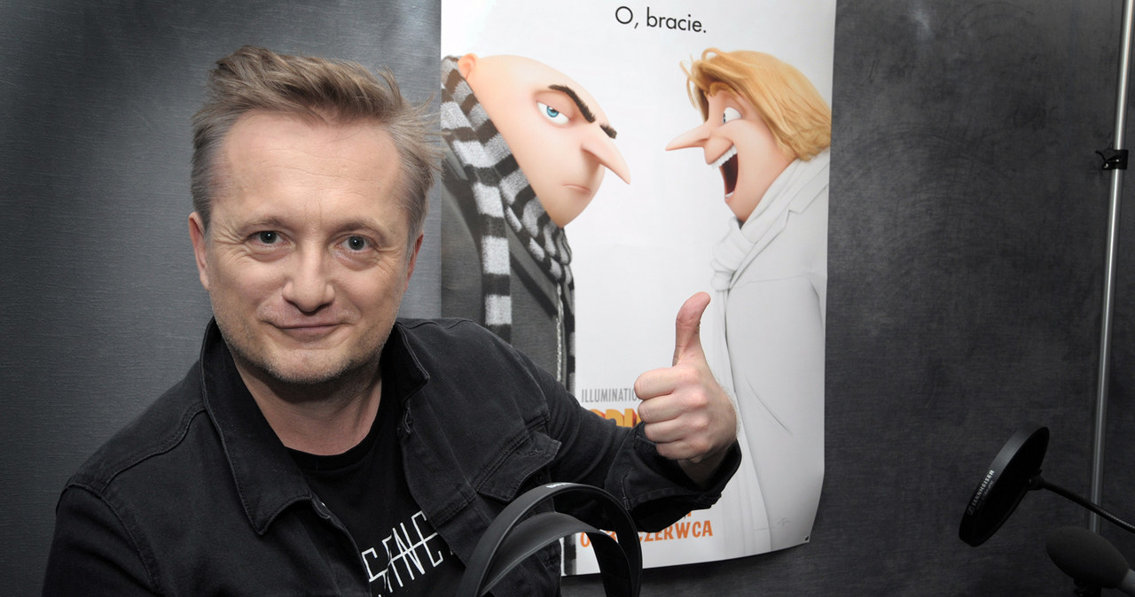 Mikołaj Cieślak podczas pracy nad dubbingiem do filmu "Gru, Dru i Minionki" /materiały dystrybutora