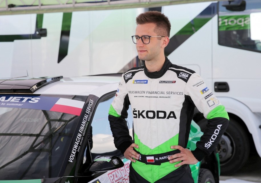 Mikołaj Marczyk w parku serwisowym w Mikołajkach przed 76. Rajdem Polski, 27 czerwca 2019 r. / 	Tomasz Waszczuk    /PAP