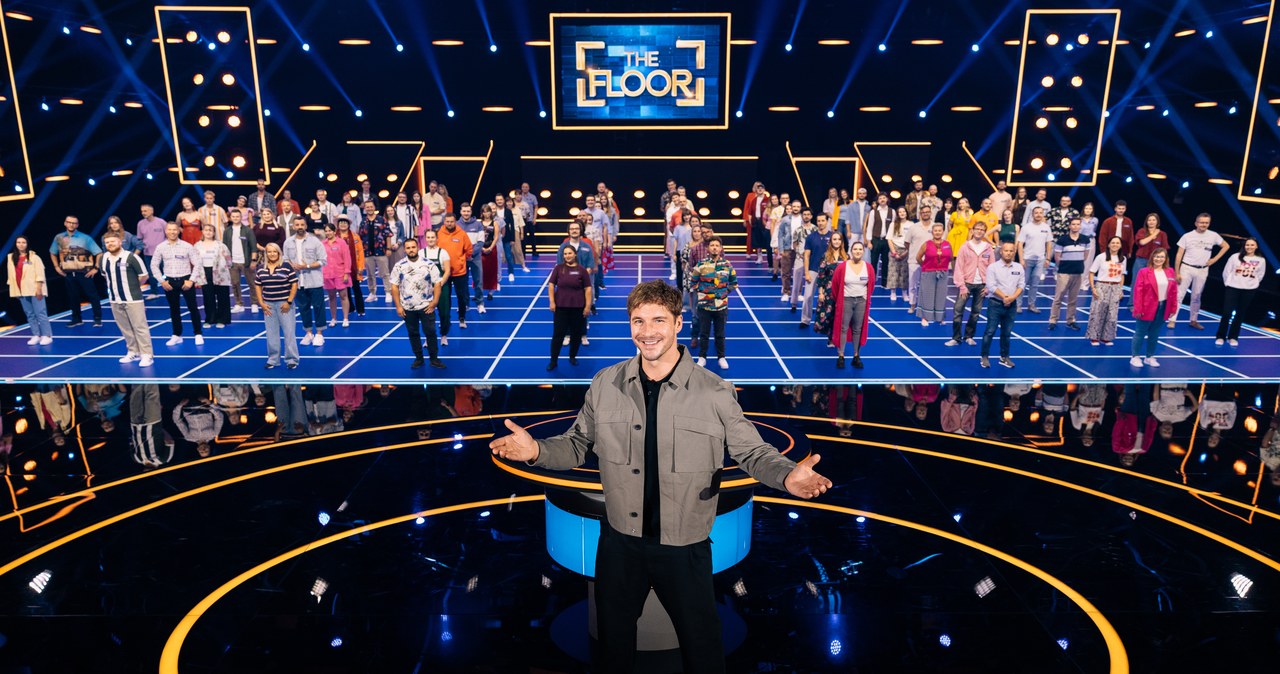 Mikołaj Roznerski zaprasza na trzeci sezon "The Floor" /TVN /materiały prasowe