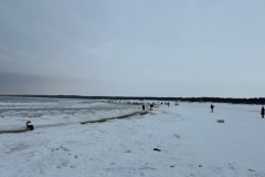 Mikoszewo jak lodowa kraina. Niezwykłe zjawisko zachwyca spacerowiczów