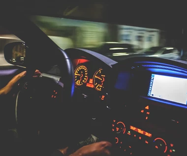 Mikropłatności nie tylko w grach? Dodatkowe opłaty także w branży moto