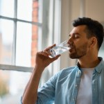 Mikstura, która rozbija tłuszcz brzuszny. Pij ją dwa razy dziennie 