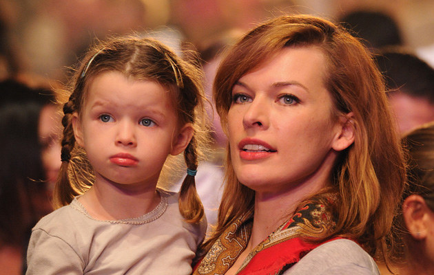 Mila Jovovich z córką Ever, fot.Alberto E. Rodriguez &nbsp; /Getty Images/Flash Press Media