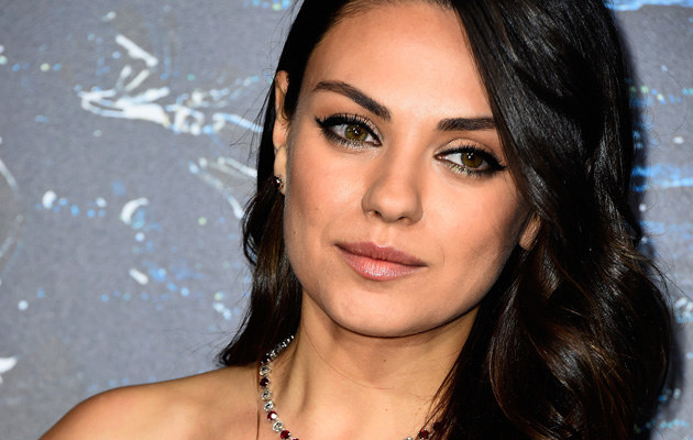 Mila Kunis martwi się o dzieci Tori Spelling /Frazer Harrison /Getty Images