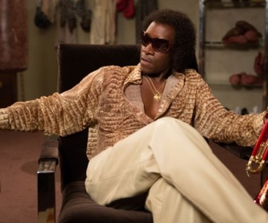 ​"Miles Davis i ja" [recenzja]: Kiedy film biograficzny spotyka komedię sensacyjną