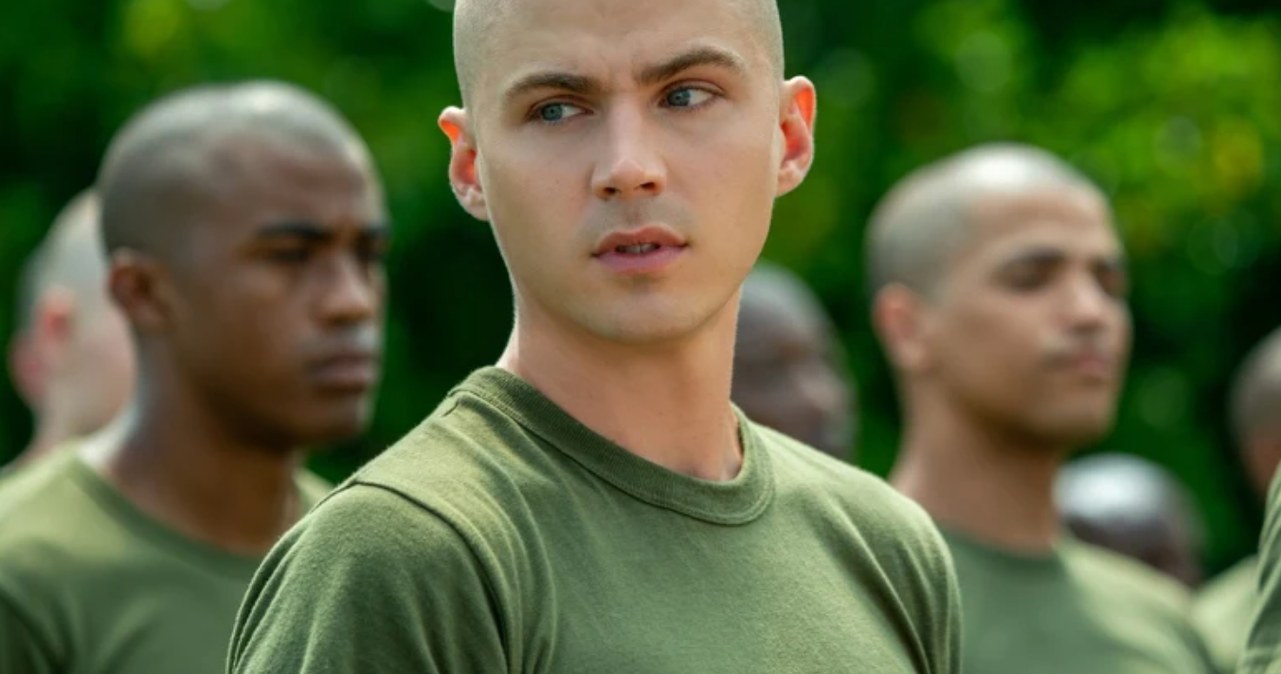 Miles Heizer w serialu "Rekruci" /Alfonso "Pompo" Bresciani /Netflix