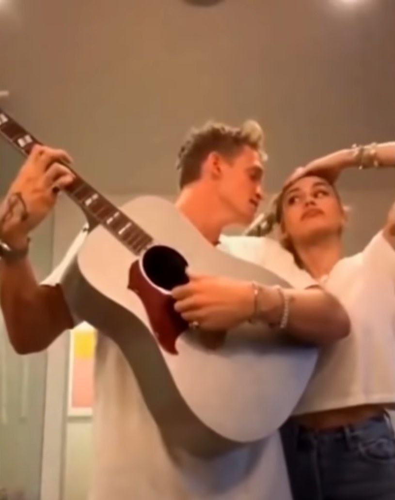 Miley Cyrus i Cody Simpson , Fot: 60 Minutes Australia /
