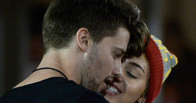 Miley Cyrus i Patrick Schwarzenegger wzięli ślub na żarty! /Harry How /Getty Images