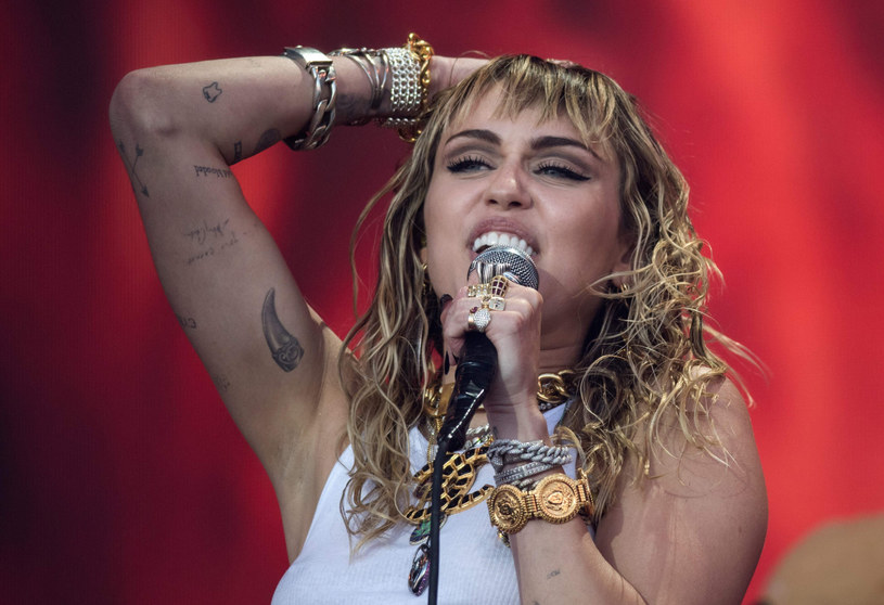 Miley Cyrus jest urodzoną buntowniczką /AFP /East News