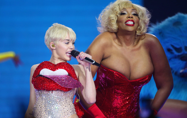 Miley Cyrus podczas koncertu /Simone Joyner /Getty Images