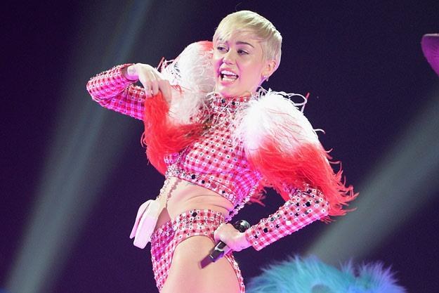 Miley Cyrus podczas kwietniowego koncertu w Nowym Jorku (fot. Jamie McCarthy) /Getty Images/Flash Press Media