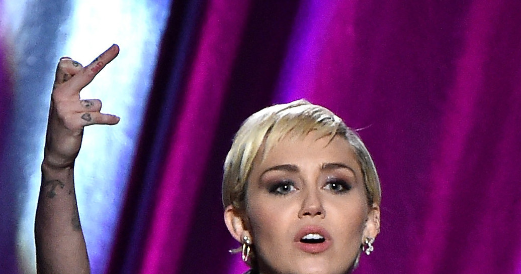 Miley Cyrus przed "metamorfozą" /Mike Coppola /Getty Images