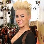Miley Cyrus przesadziła z dekoltem?