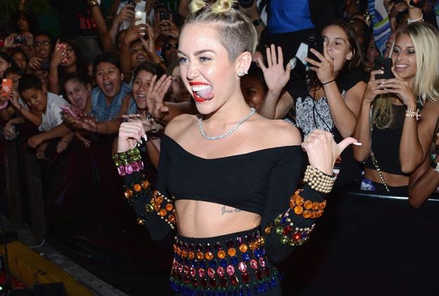 Miley Cyrus sypia po 45 minut na dobę? (fot. Larry Busacca) /Getty Images/Flash Press Media