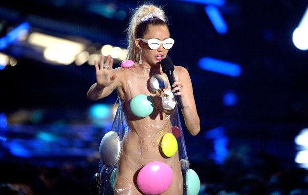 Miley Cyrus uwielbia prowokować /Kevork Djansezian /Getty Images