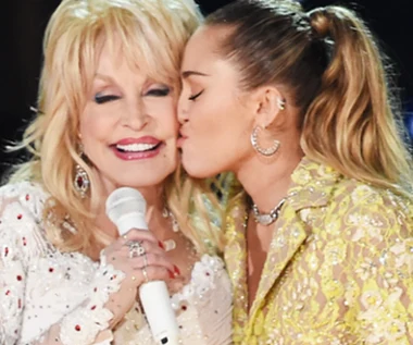 Miley Cyrus w emocjonalnym wpisie pożegnała Dolly Parton. "Za kulisami, poza blaskiem reflektorów"