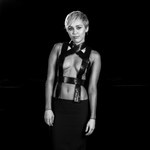 Miley Cyrus znów szokuje! Co ona ma na sobie?
