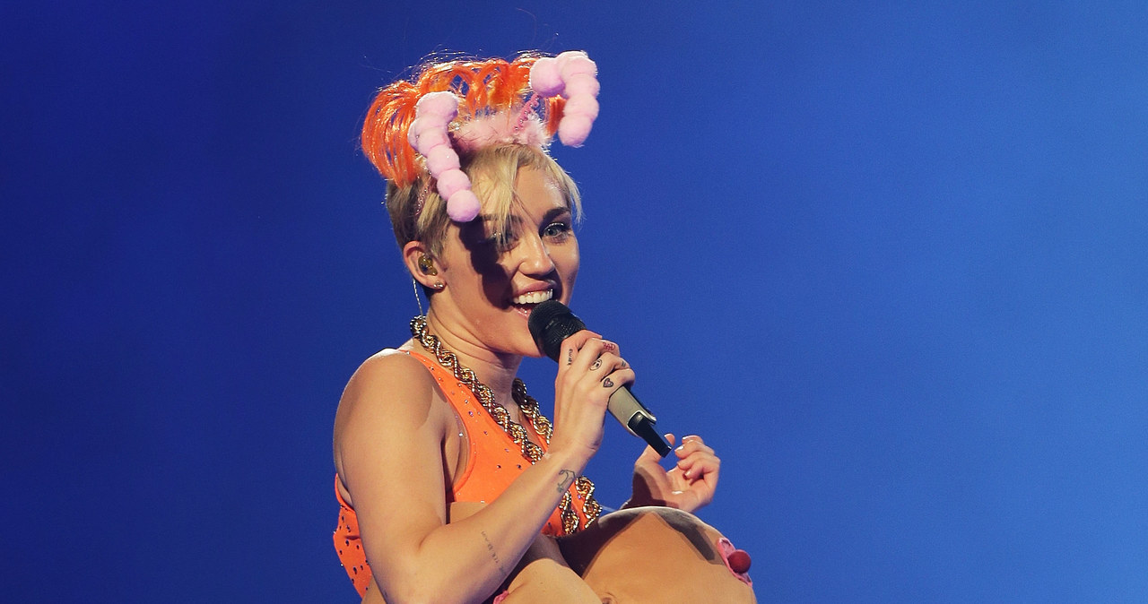 Miley Cyrus /Mark Metcalfe /Getty Images