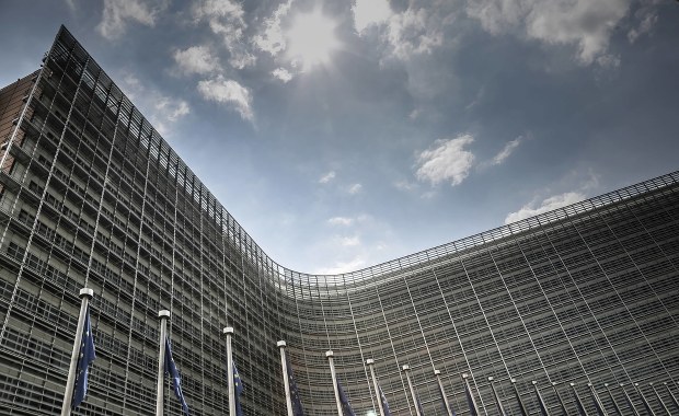 Miliard euro dla Polski z unijnego budżetu UE na walkę z koronawirusem 